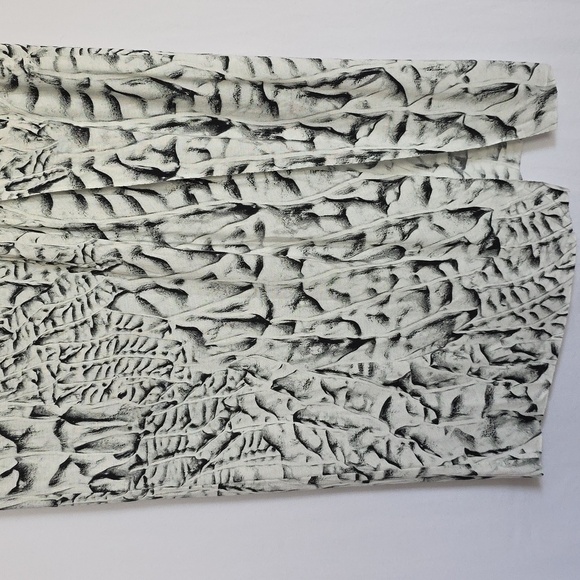 Helmut Lang Black & White Faux Wrap Skirt. Size Small - Picture 3 of 10